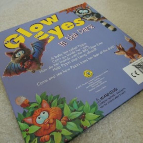 Glow Eyes in Dark Board Book 2007 Baby Bat Story by The Book Company - Picture 5 of 5